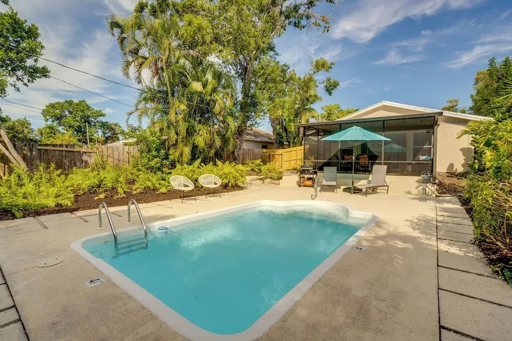 Walk to the Bay: Pet-friendly Oasis in Sarasota!