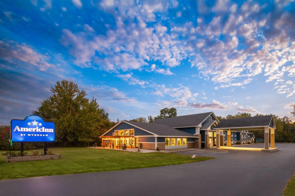 AmericInn by Wyndham Douglas/Saugatuck