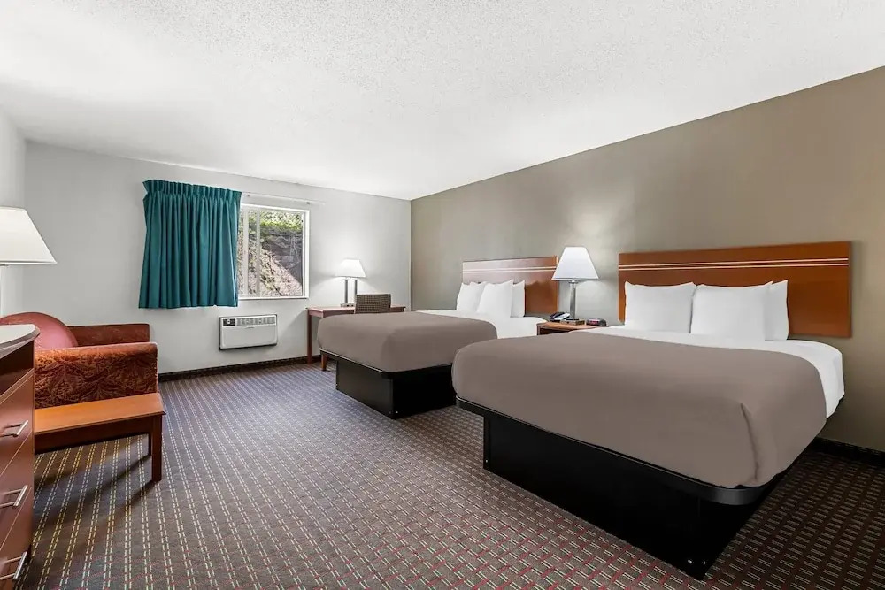 Travelodge by Wyndham Rapid City - Black Hills