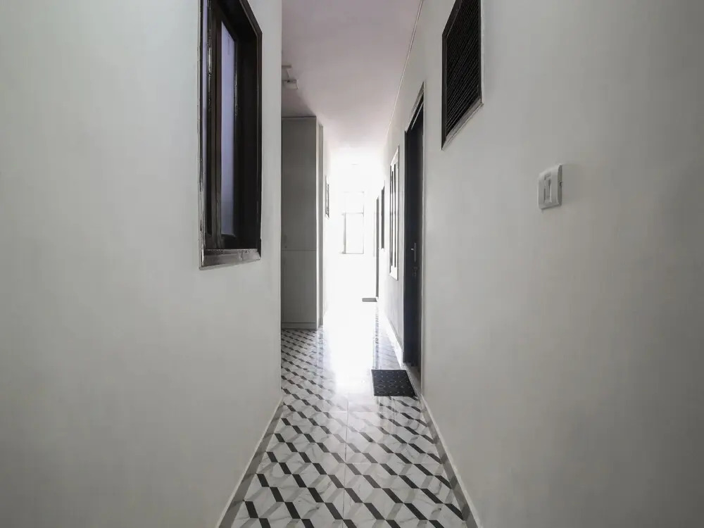 OYO 15668 Hotel Heaven Inn