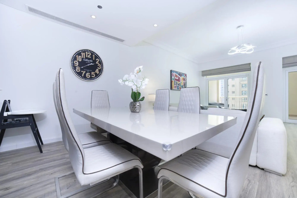 2BR on Palm Jumeirah With Beach and Complimentary Golf