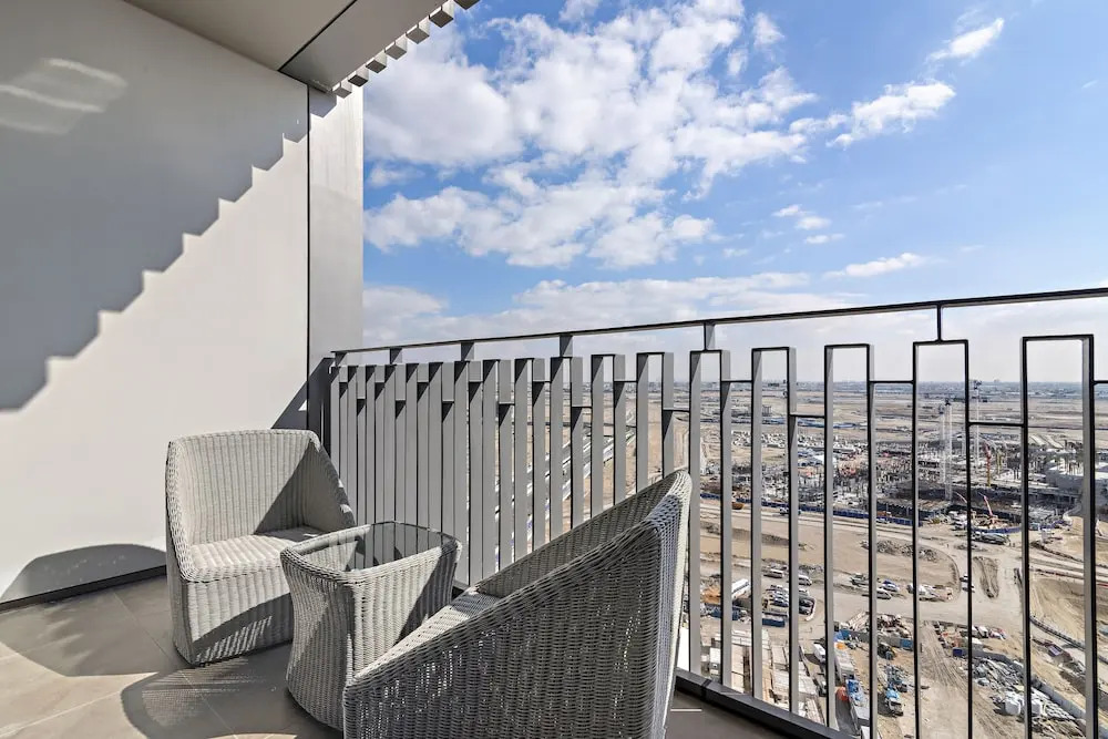 WelHome - Stylish Condo With Cityscape View in Creek Harbour