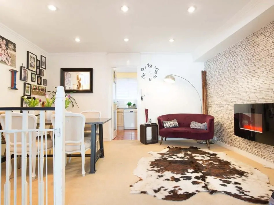 Veeve  House Queen Anne Mews Marylebone