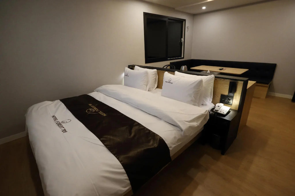 Forest 701 Hotel