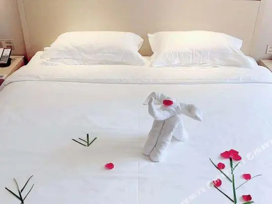 Lijin International Apartment Hotel