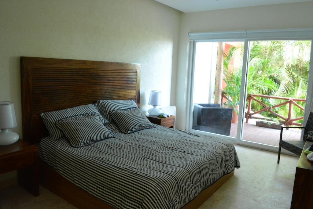 Pajaro de Fuego, Chelsea's Luxury Units