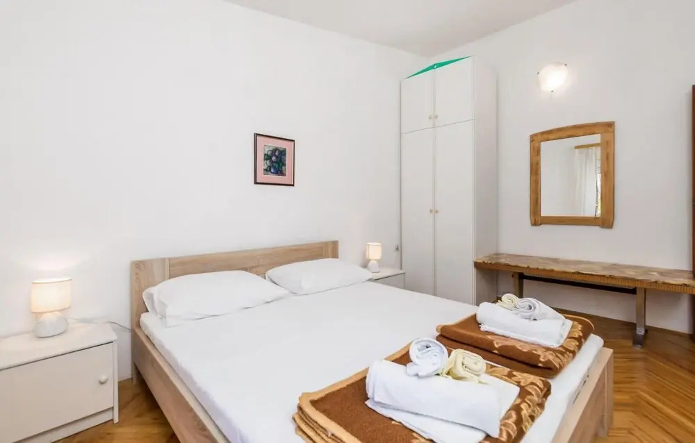 Awesome Apartment in Pag With Wifi and 2 Bedrooms