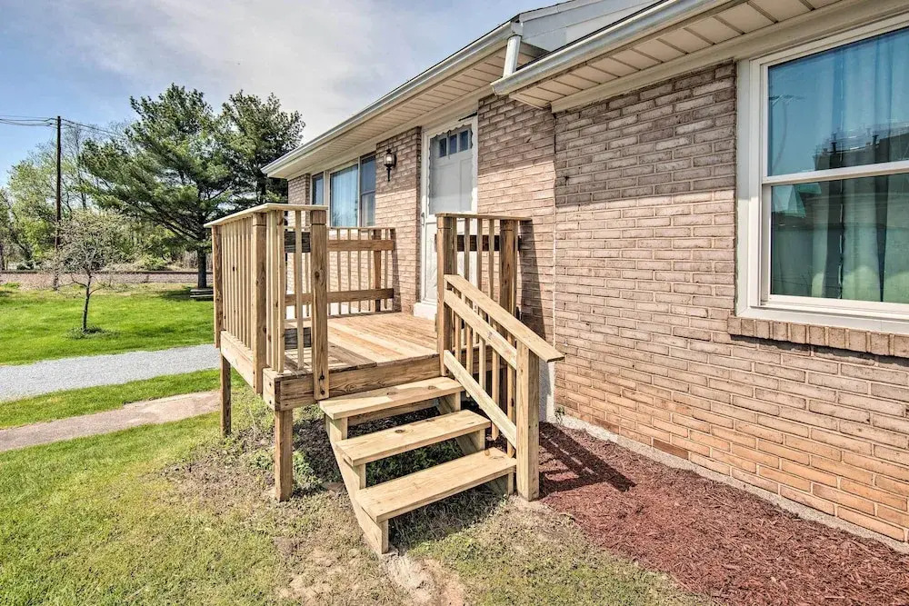 1 Mi to Hersheypark: Family Home w/ Game Room!