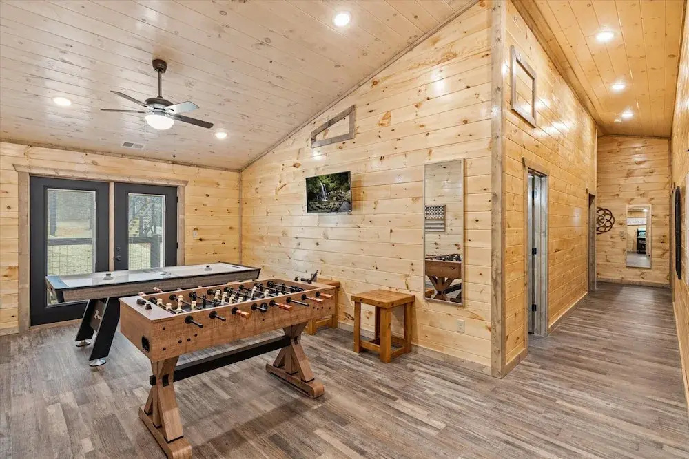 Brand NEW - 8br/6bath Mansion SWD Cabin With Indoor Pool, Hot Tub, & Arcade Room!