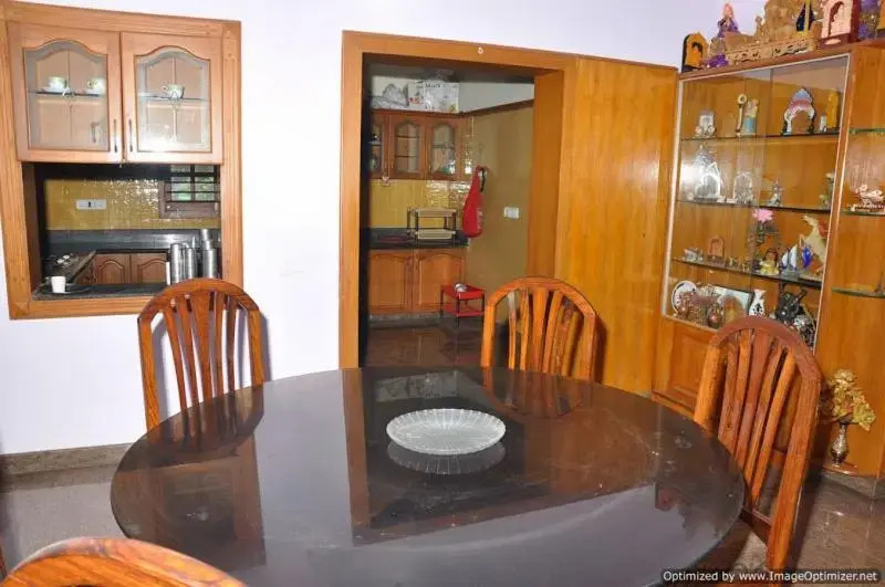 Suvarna Luxury Home Stay