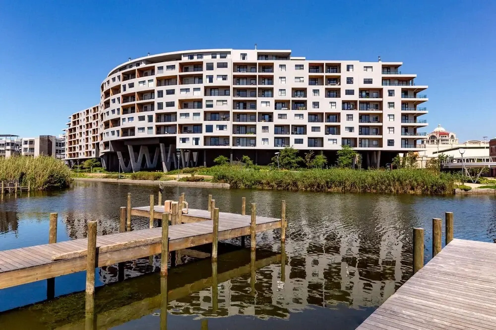 Waters Edge 205 by Ctha