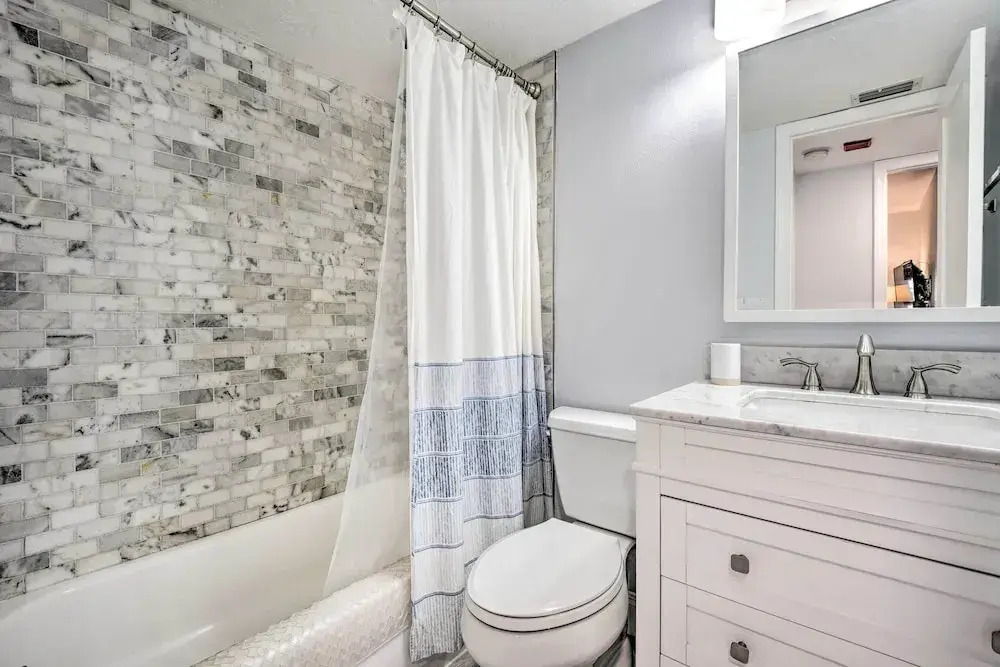 Walk to Beach: Condo w/ Pool & Patio In Sarasota!