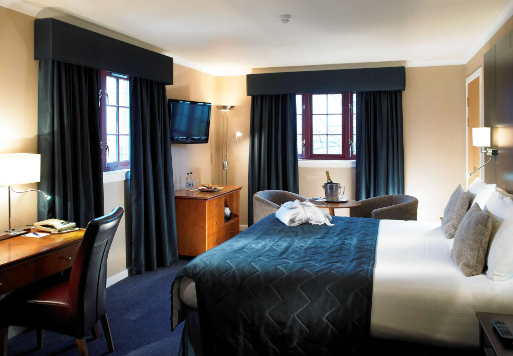 Stirling Highland Hotel- Part of the Cairn Collection