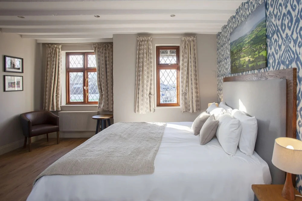 Woodborough Inn