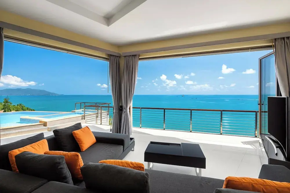 Villa Azure with Infinity Pool