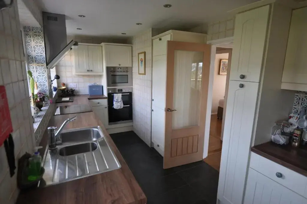 Beautiful coastal bungalow, Sennen, Porthcurno,sea