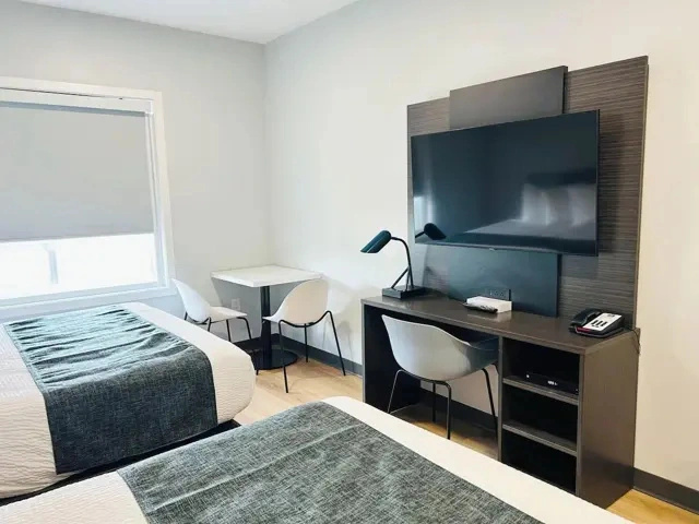 Studio 6   Dryden, ON