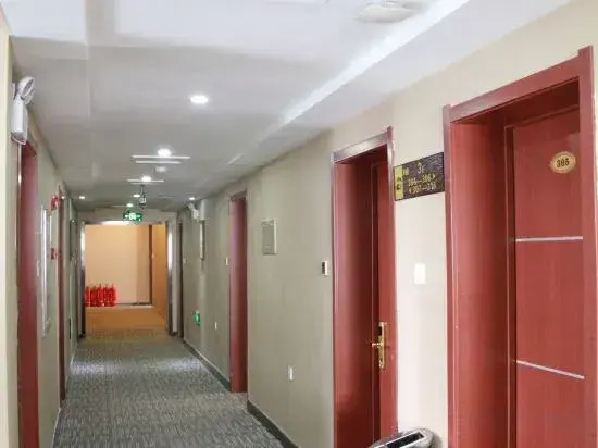 Longjiang Express Fashion Hotel (Harbin East Railway Station Branch)