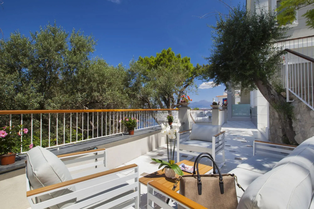 Amore Rentals - Villa Nina