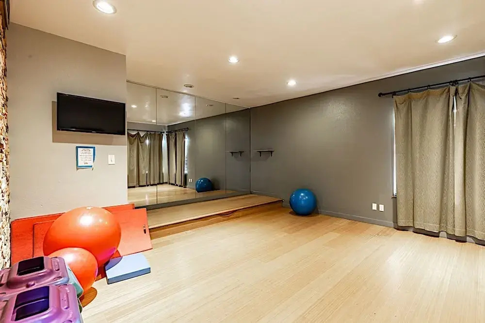 Sunscape Getaway 1BR by Casago