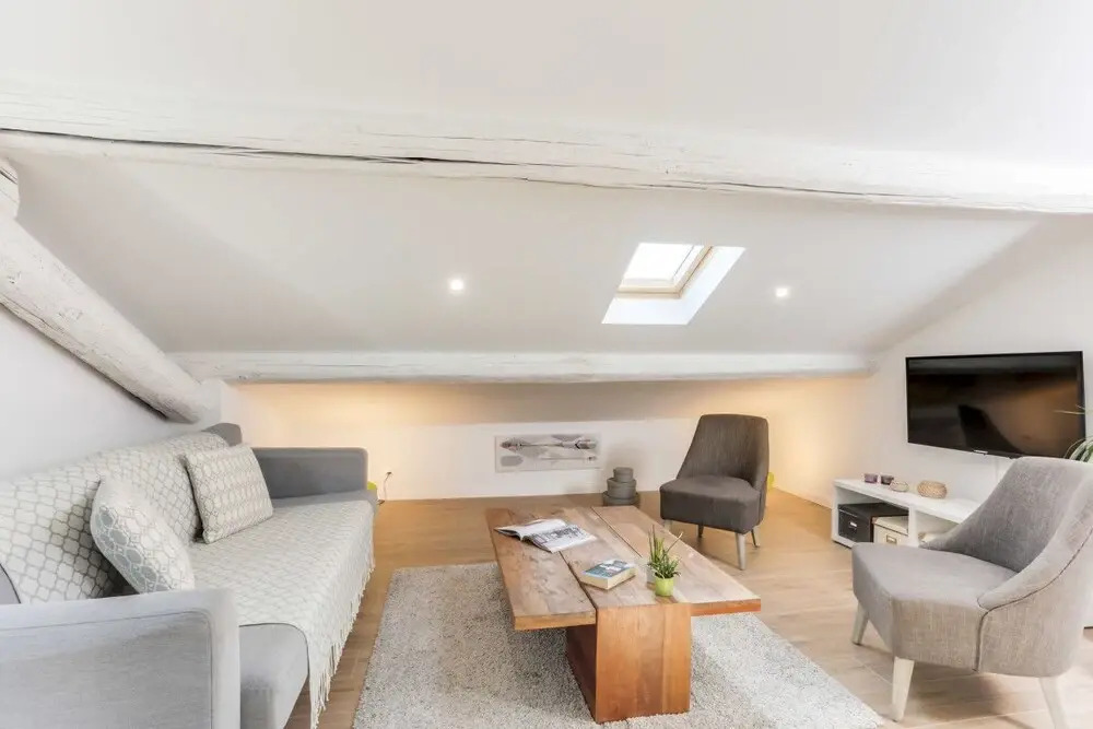 Wonderful 2 Bedrooms, Place de la Comédie