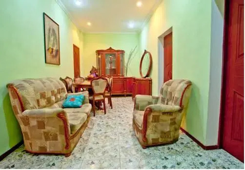 Status 1 Apartments