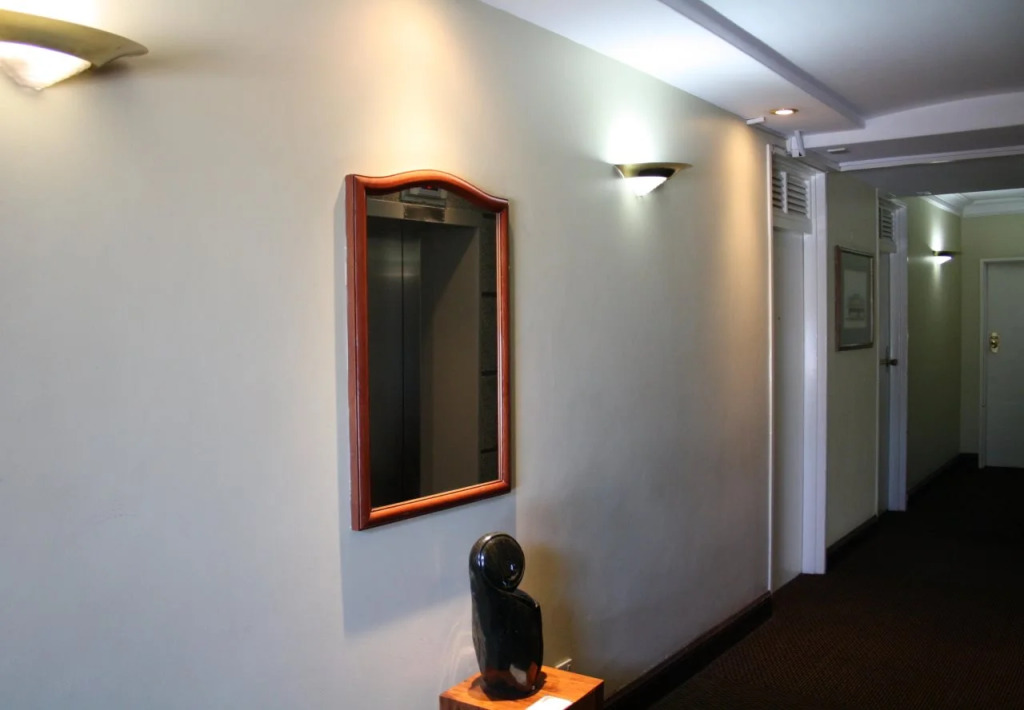 Cresta Jameson Hotel