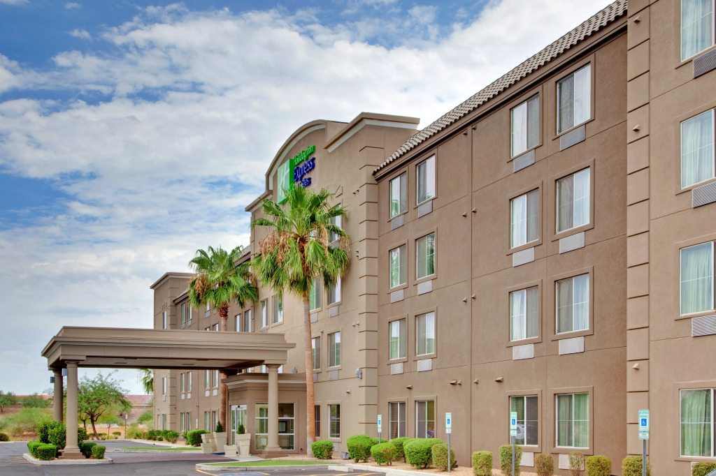 Holiday Inn Express Peoria North - Glendale by IHG
