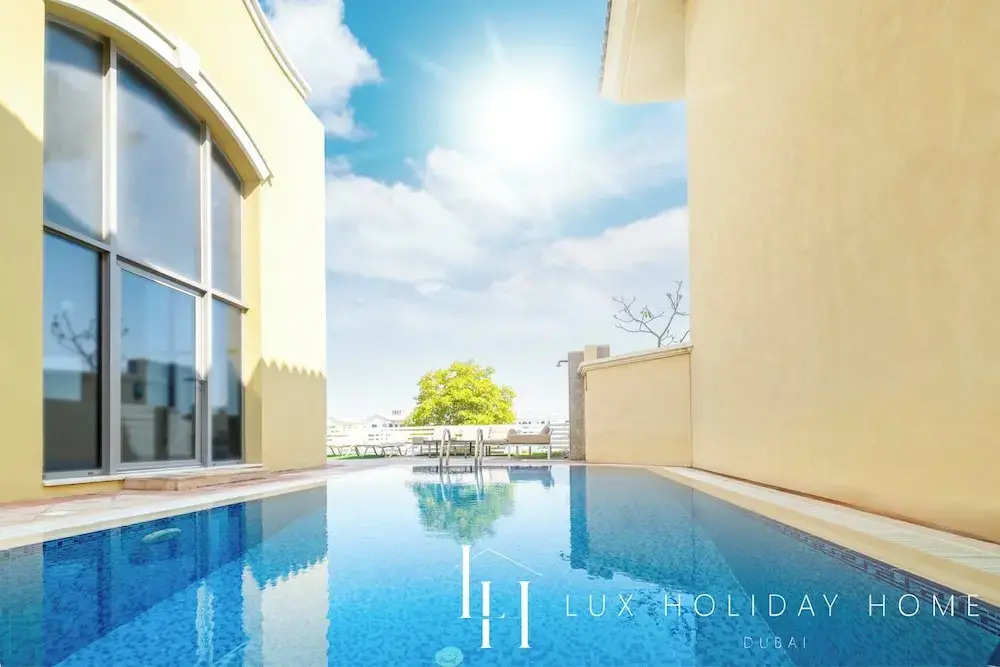 LUX Holiday Home - Frond E 1