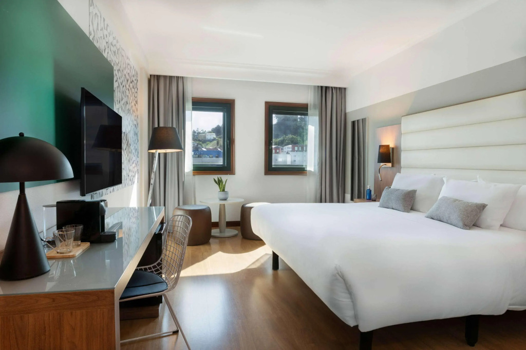 Hotel Santiago Plaza, Affiliated by Meliá