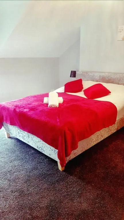 Hillfoot House