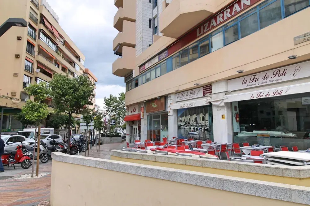 2F MTR - Marbella Temporary Rent 3bedrooms Old Town