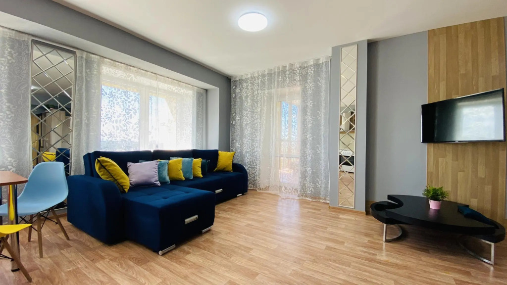 InnHome Apartments (ИннХоум) на проспекте Свердловский