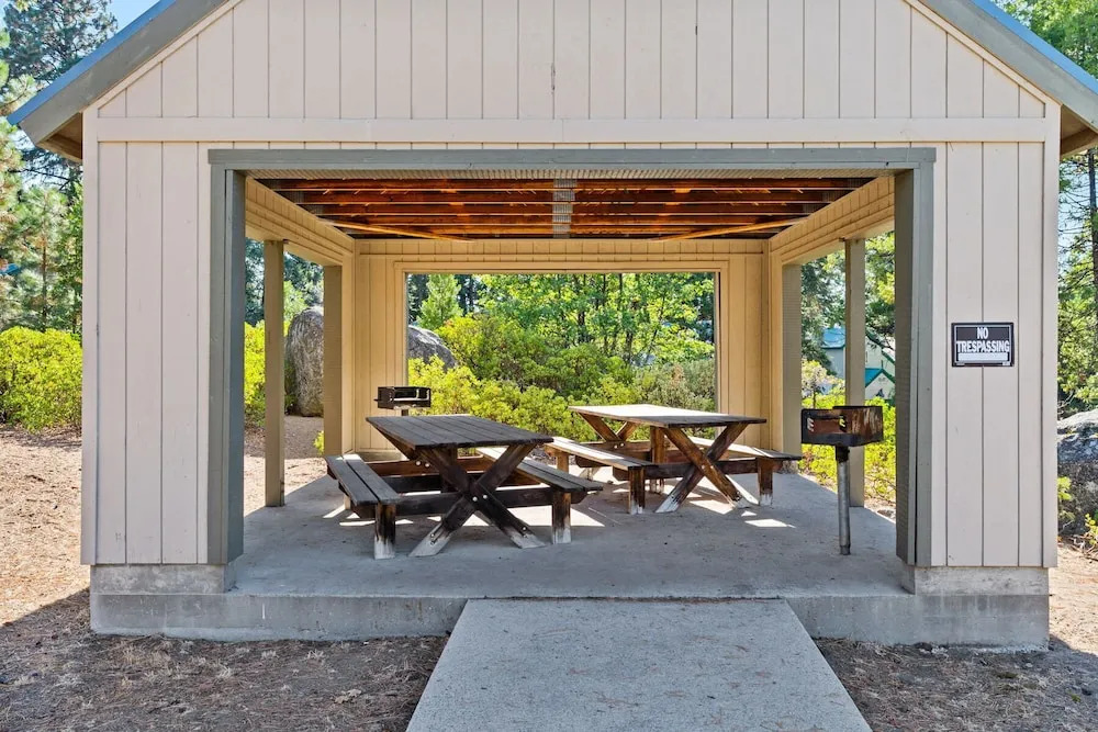 Silverstone Cabin