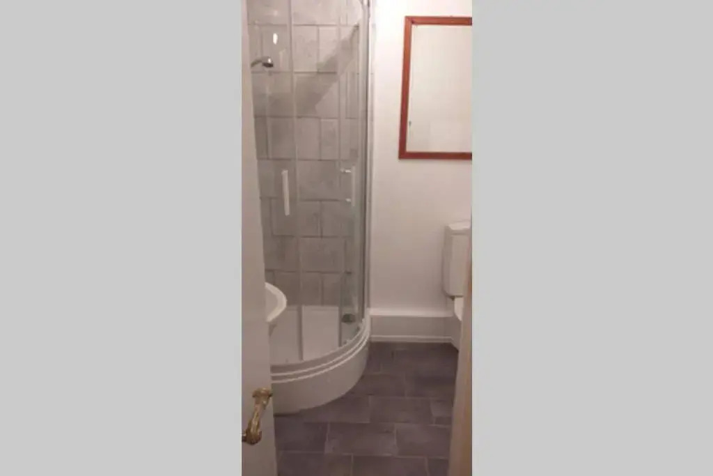 Studio flat in central Bracknell