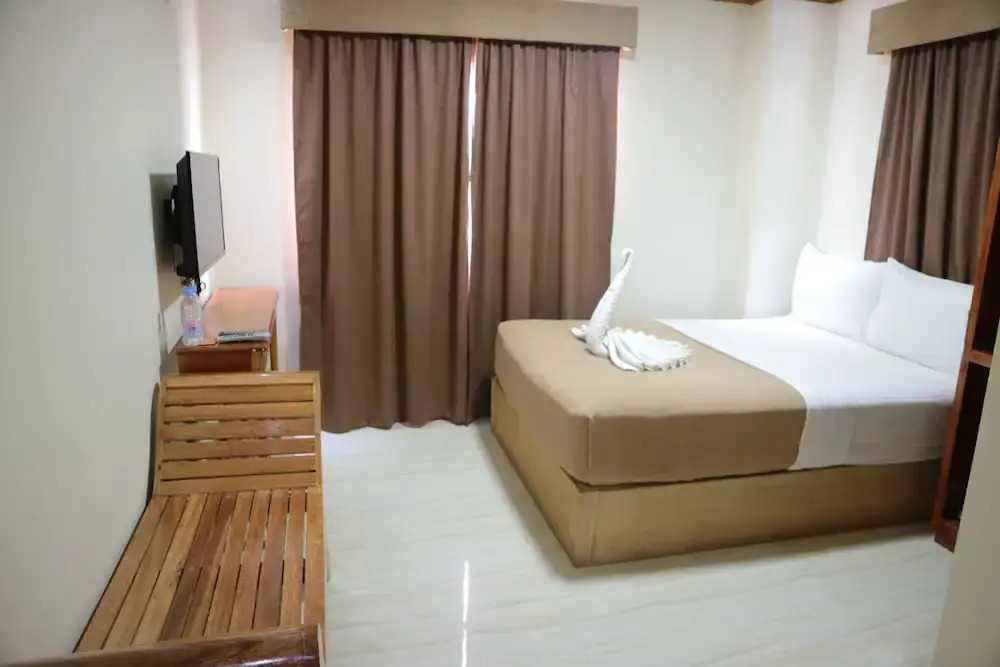 Candice Lucy Hotel Caticlan