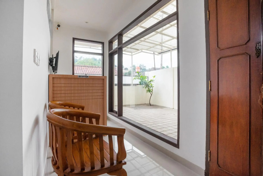 Hotel O Hegarbudhi Residence