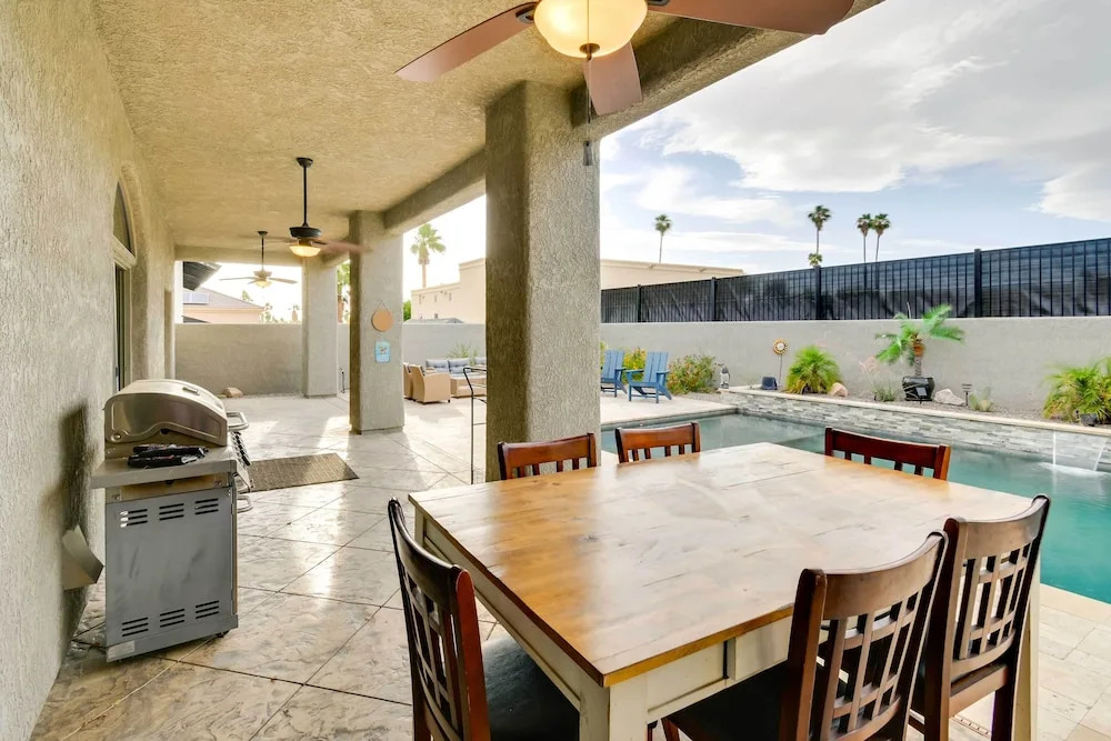 Lake Havasu City Escape w/ Pool, Patio & Grill!