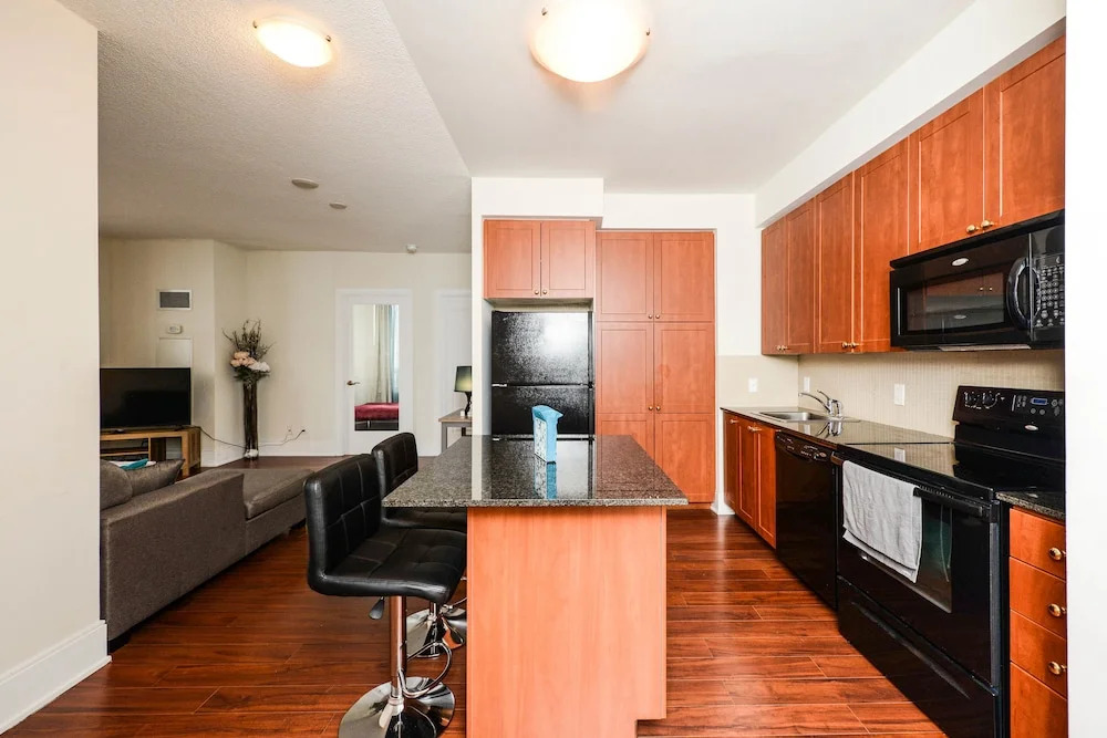 Sarkar Suites - 330 Burnhamthorpe Road