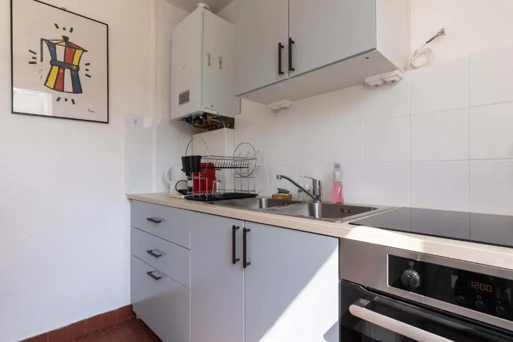 Bright 70m Cosy Near the Beach