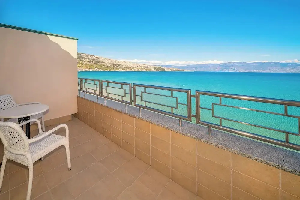 Hotel Dobrovit