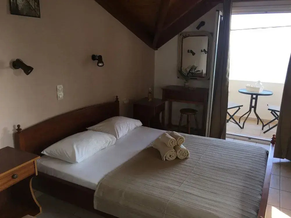 Elenas Seafront Deluxe Studios