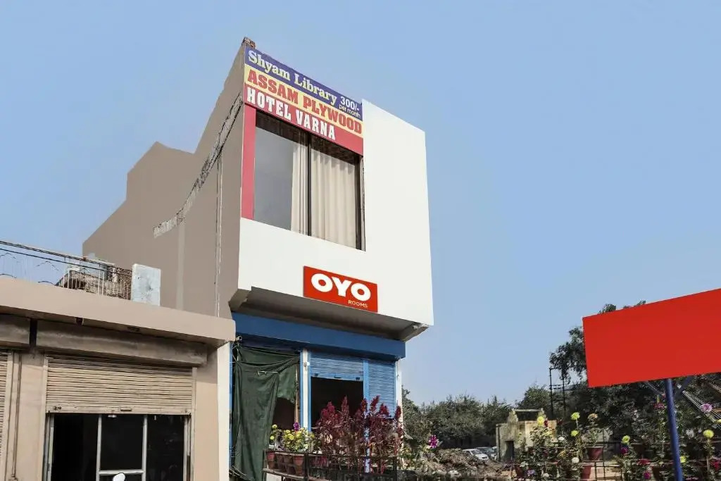 OYO Flagship 80448 Hotel Varna