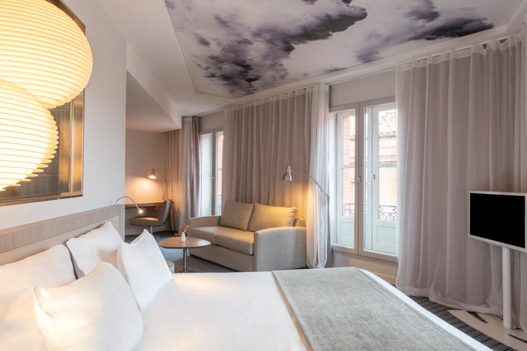 Le Grand Balcon Hotel
