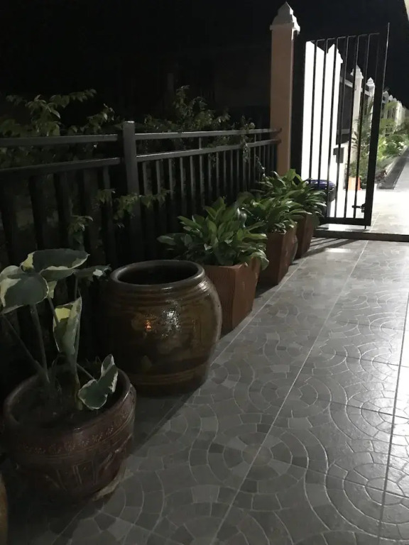 Thathong House