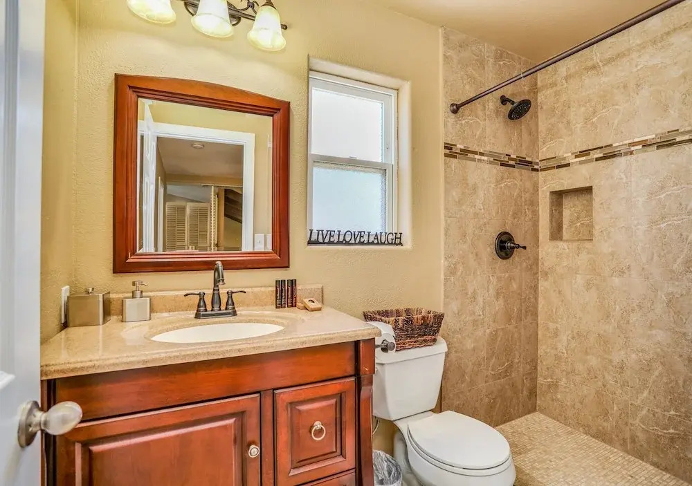 Poolside Sanctuary With Patio, Hot Tub & Firepit 3 Bedroom Home