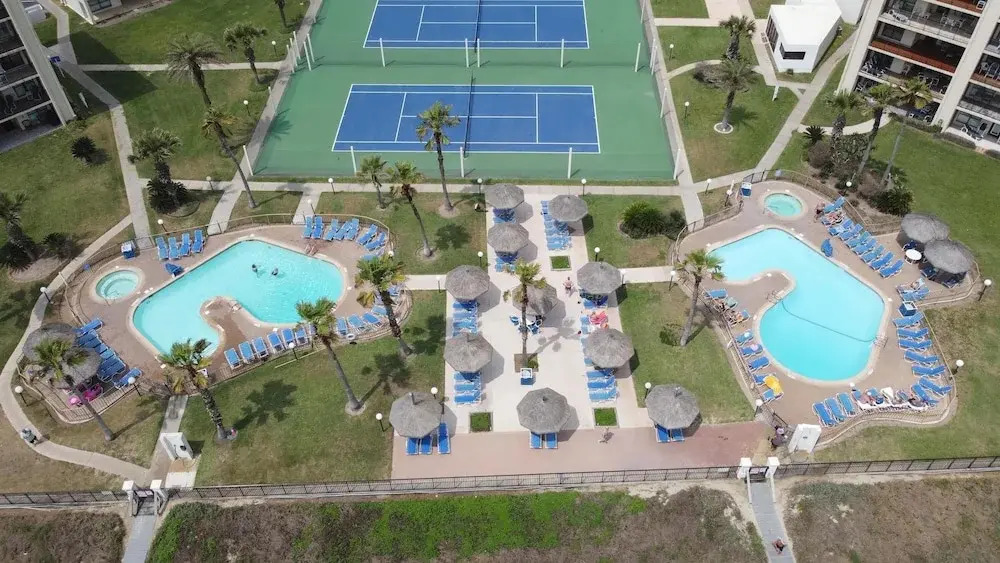 Sleeps 10 Direct Beach Heated Pool 3 Bedroom Apts