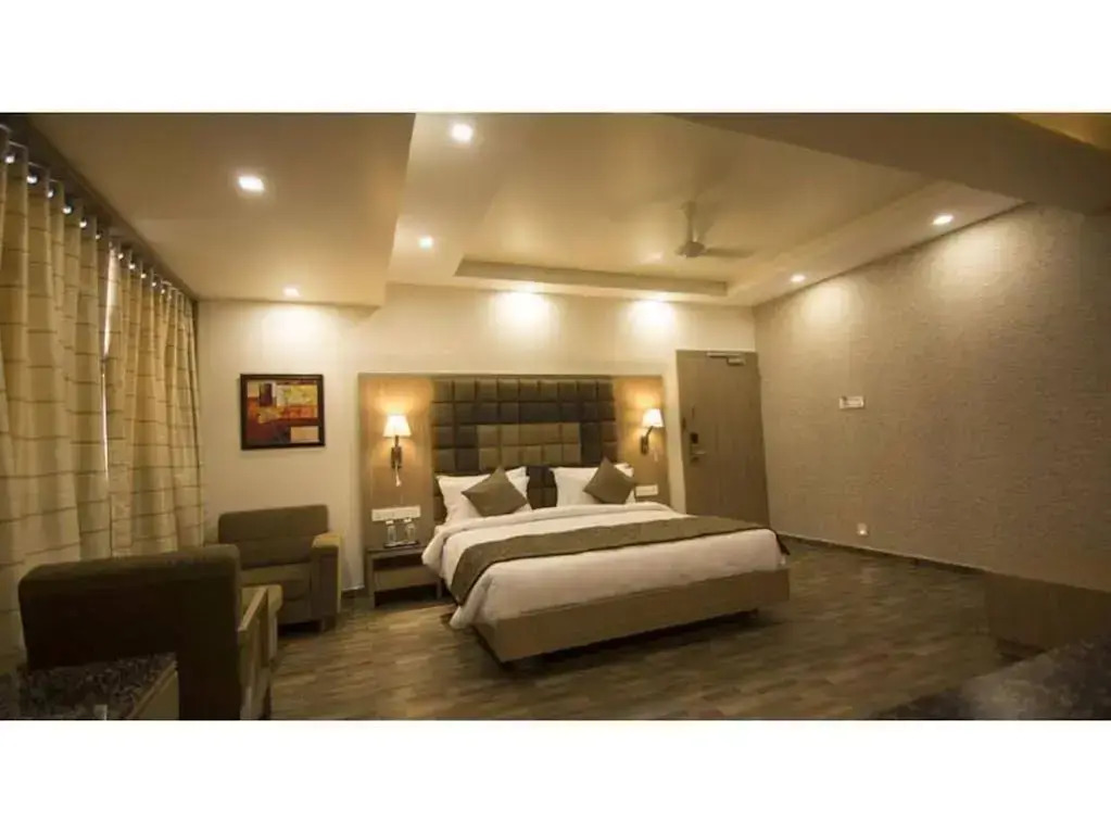 Vista Rooms at Officer Colony