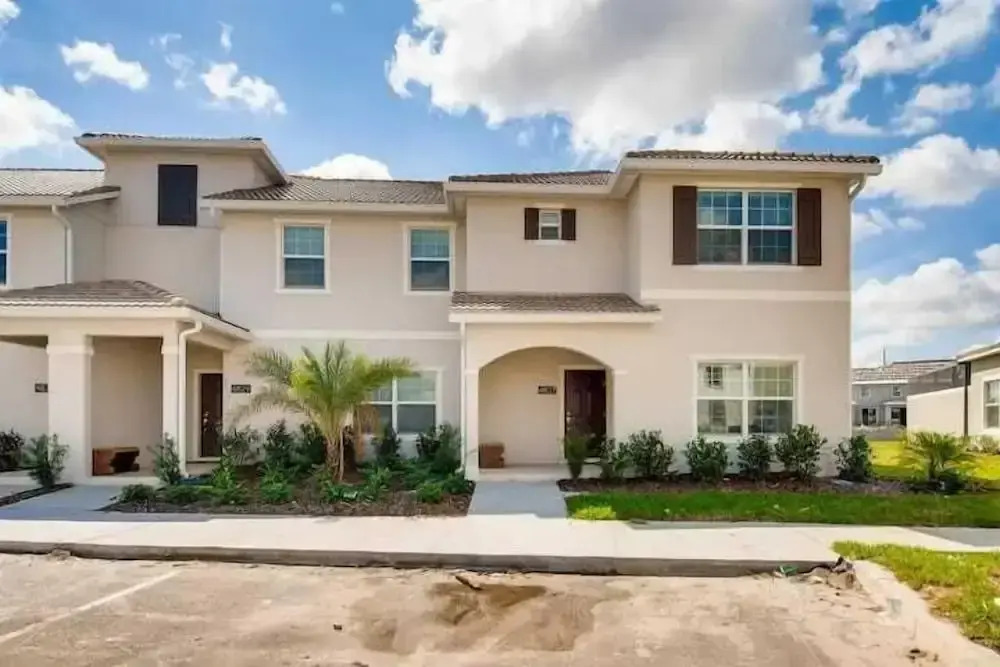 4827 RC - Storey Lake - Luxury 5 Bed Villa
