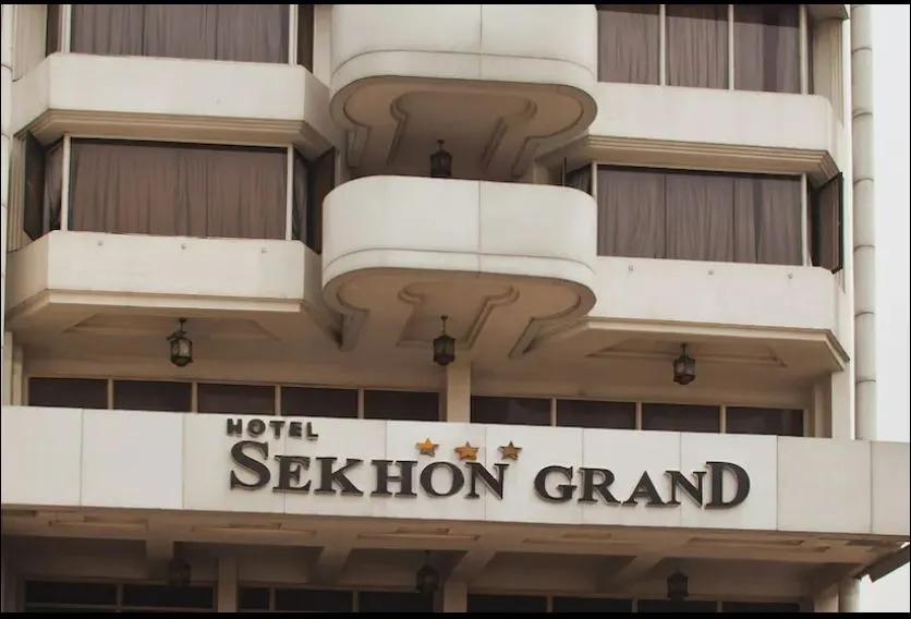 OYO 9985 Hotel Sekhon Grand